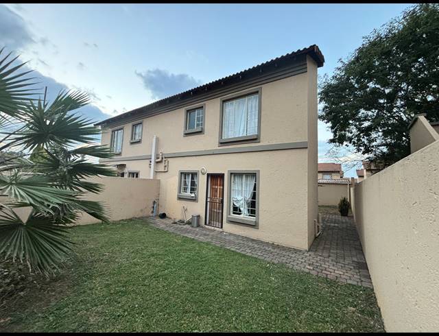 2 BEDROOM DUPLEX FOR SALE IN WILLOW GLEN